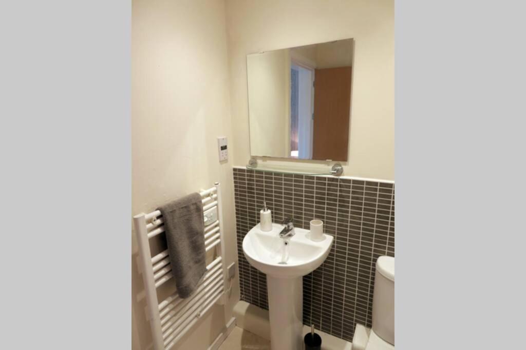 Home From Home With Fantastic Views 2 Runcorn Extérieur photo