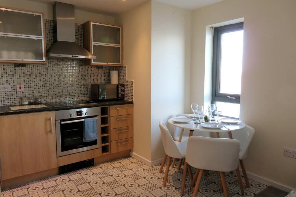 Home From Home With Fantastic Views 2 Runcorn Extérieur photo
