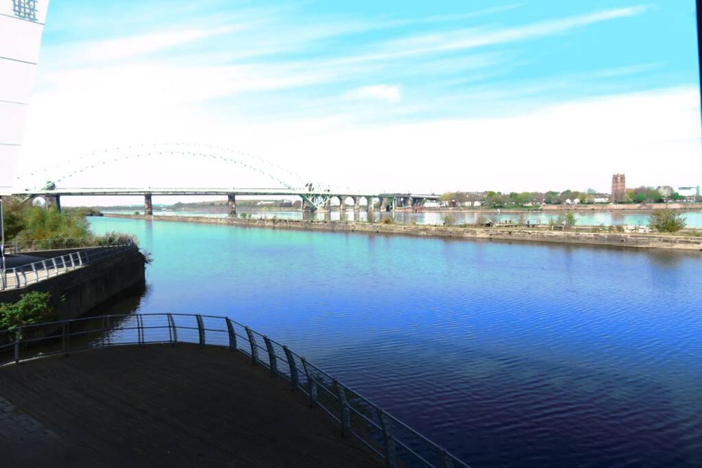 Home From Home With Fantastic Views 2 Runcorn Extérieur photo