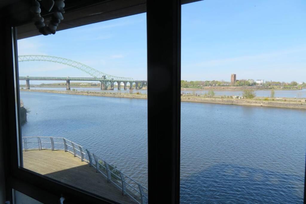 Home From Home With Fantastic Views 2 Runcorn Extérieur photo